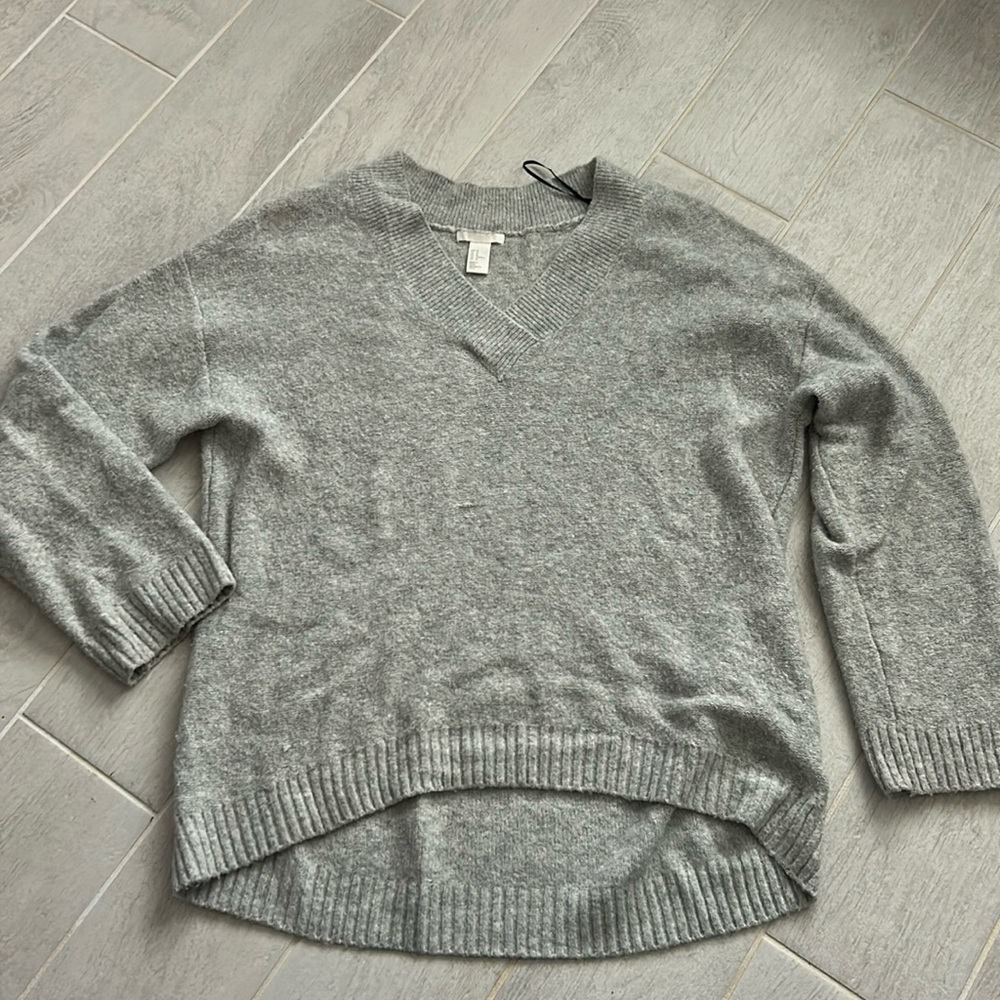 H&M oversized women’s size medium gray sweater